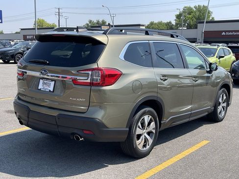 Used 2023 Subaru Ascent Premium w/ Convenience Package AWD/4WD image 9