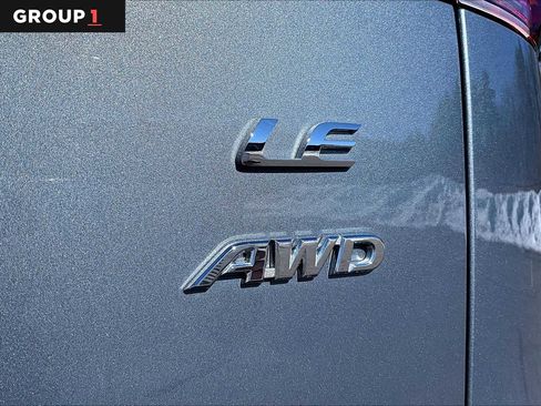 Certified 2022 Toyota Corolla Cross LE image 10