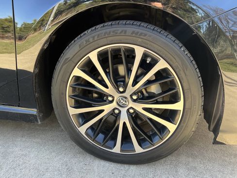 Used 2019 Toyota Camry SE image 37