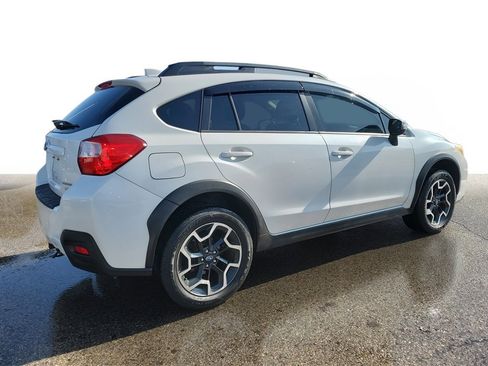 Used 2017 Subaru Crosstrek 2.0i Limited image 4