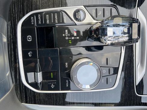 Used 2021 BMW X7 M50i w/ Dynamic Handling Package image 15