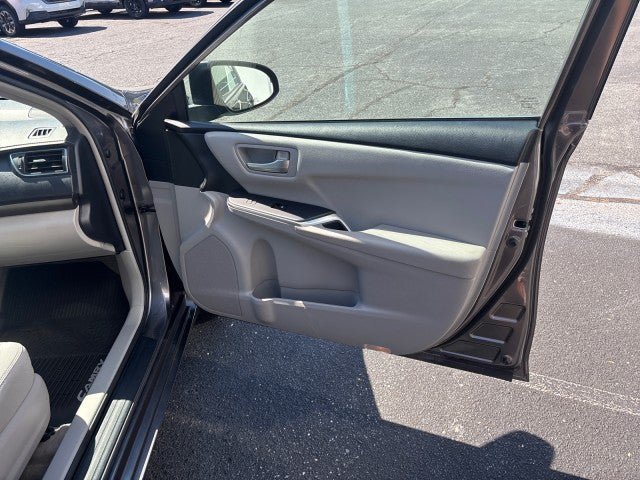 Used 2017 Toyota Camry LE FWD image 44