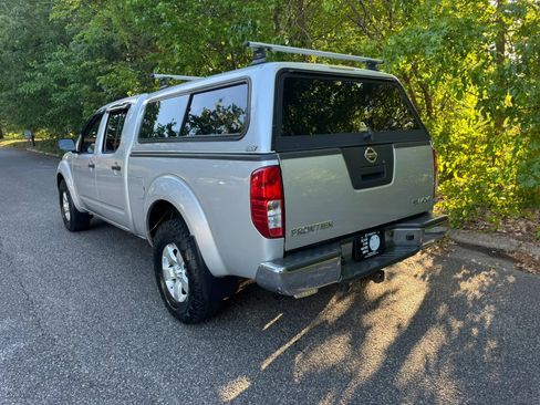 Used 2012 Nissan Frontier SV w/ SV Premium Utility Pkg AWD/4WD image 5