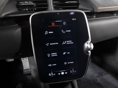 Used 2023 McLaren Artura RWD image 17
