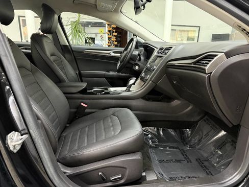 Used 2013 Ford Fusion SE FWD image 17