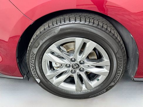 Used 2021 Toyota Sienna Limited image 33