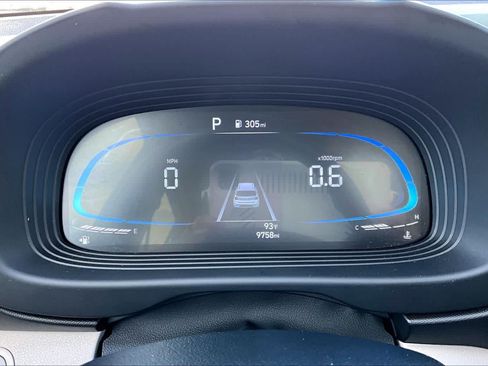 Certified 2025 Hyundai Venue SEL FWD image 26