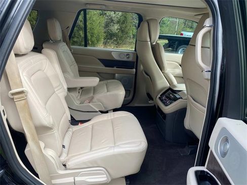 Used 2020 Lincoln Navigator Reserve w/ Equipment Group 208A Reserve image 34