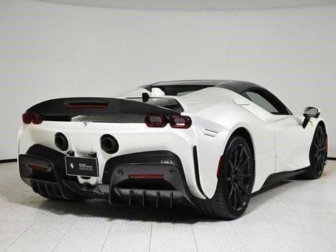 Used 2024 Ferrari SF90 Spider image 9