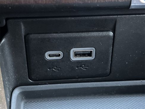 Used 2024 GMC Yukon Denali Ultimate image 35