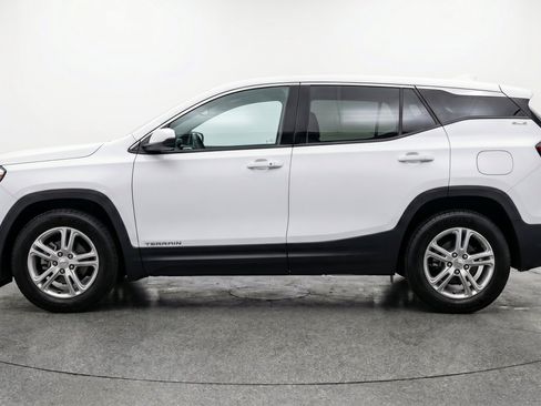 Used 2024 GMC Terrain SLE FWD image 5