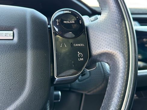 Used 2019 Land Rover Range Rover Velar R-Dynamic SE AWD/4WD image 37