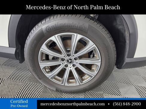 Used 2024 Mercedes-Benz GLC 300 4MATIC image 17