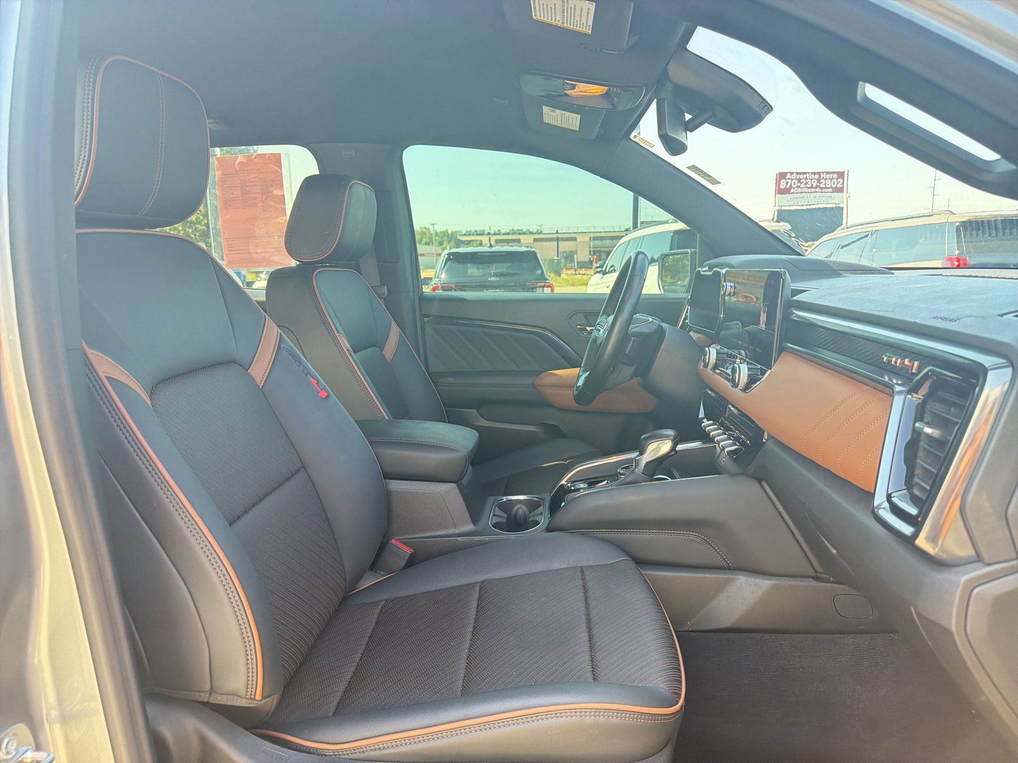 Used 2024 GMC Canyon AT4 w/ AT4 Premium Package AWD/4WD image 14