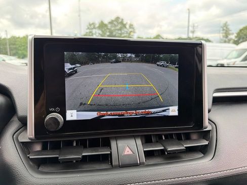 Used 2024 Toyota RAV4 LE AWD/4WD image 11