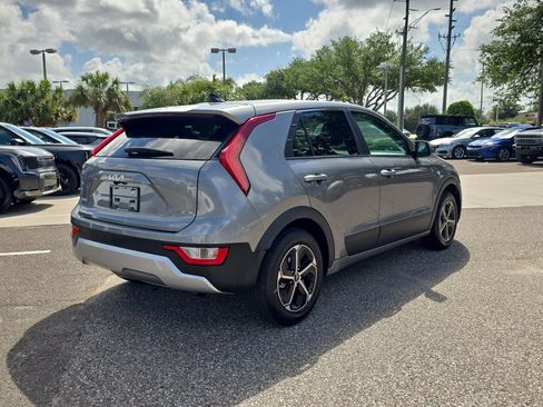 Certified 2025 Kia Niro LX FWD image 8