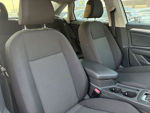 Used 2019 Volkswagen Jetta SE FWD image 28