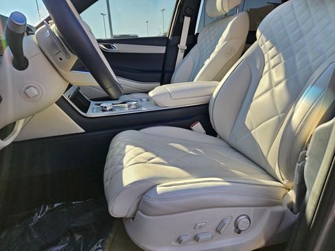 Used 2025 Genesis GV80 3.5T Prestige image 15