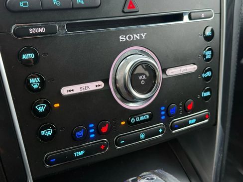 Used 2018 Ford Explorer Platinum image 37