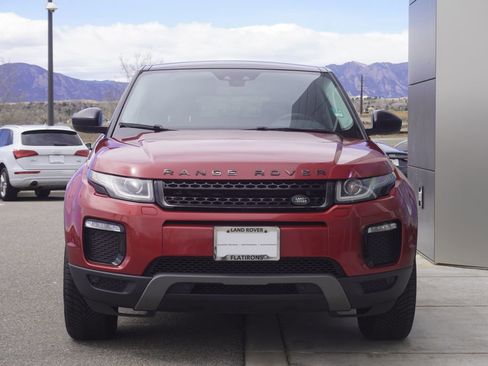 Used 2019 Land Rover Range Rover Evoque SE image 5