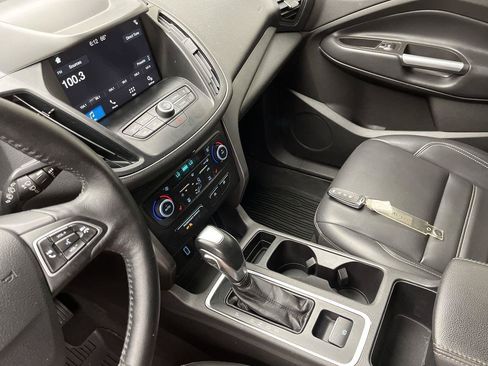 Used 2019 Ford Escape SEL AWD/4WD image 16
