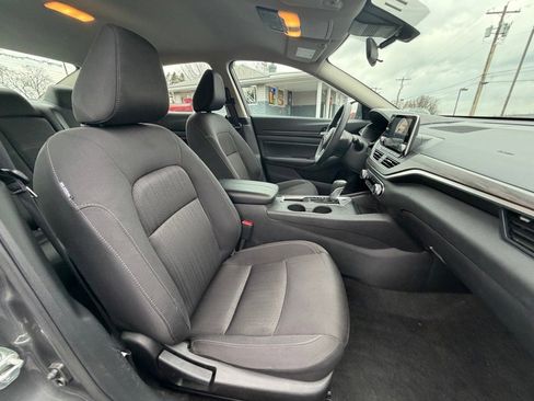 Used 2025 Nissan Altima 2.5 SV image 21