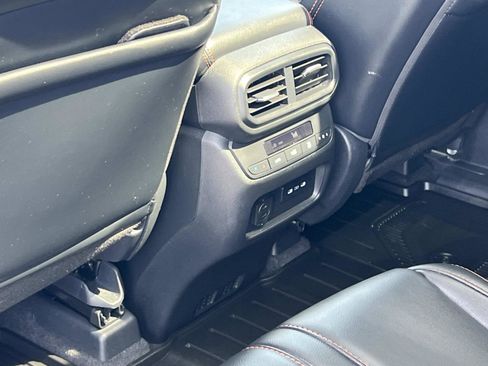 Used 2025 Honda Pilot TrailSport image 25