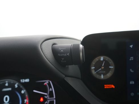 Used 2025 Lexus ES 350 w/ Luxury Package FWD image 26