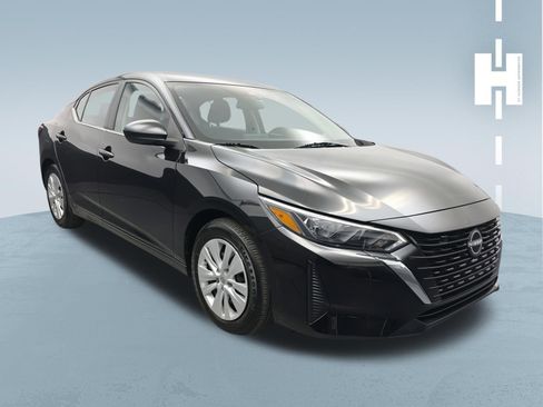 Used 2025 Nissan Sentra S image 1