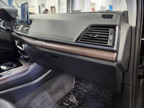 Used 2023 Audi Q5 2.0T Premium Plus w/ Premium Plus Package image 13