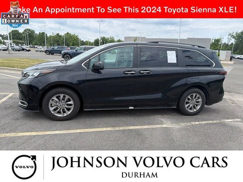 Used 2024 Toyota Sienna XLE FWD image 2