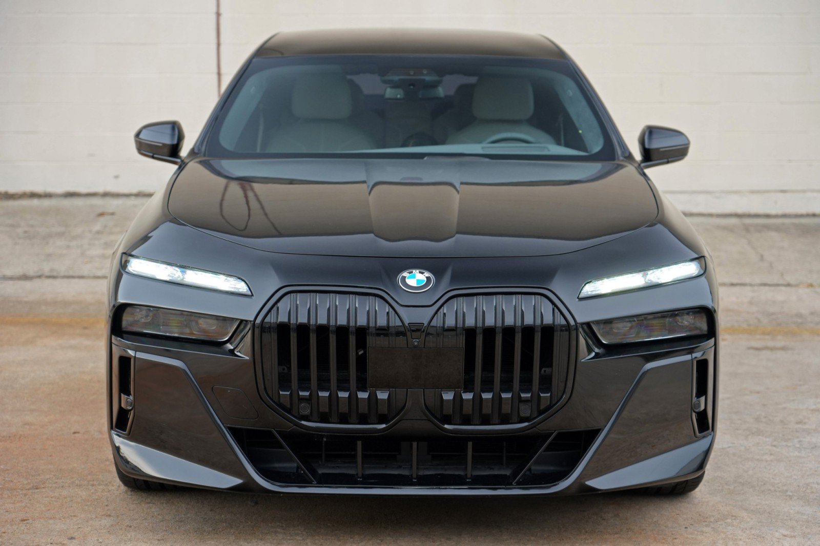 Used 2023 BMW 760i xDrive AWD/4WD image 67