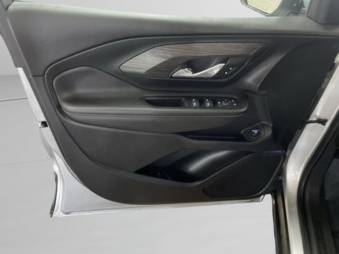 Used 2022 GMC Terrain SLE w/ Driver Convenience Package image 13