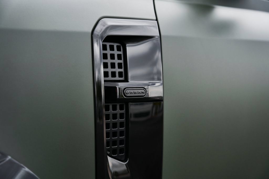 Used 2023 Land Rover Defender 110 X AWD/4WD image 11