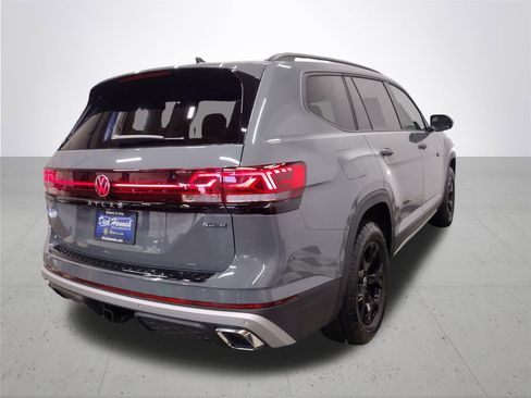 New 2025 Volkswagen Atlas Peak Edition SE image 13