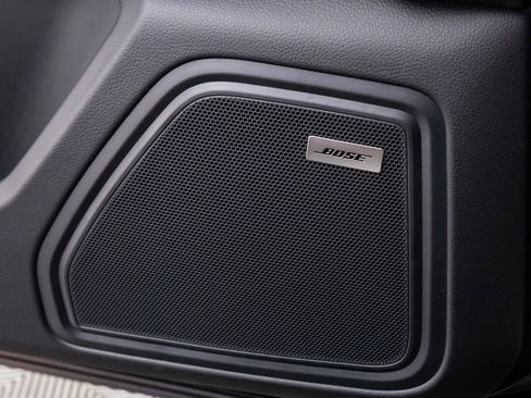 New 2026 Porsche Macan image 19