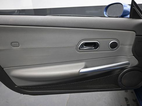 Used 2005 Chrysler Crossfire Limited RWD image 16