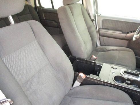 Used 2009 Ford Explorer XLT AWD/4WD image 22