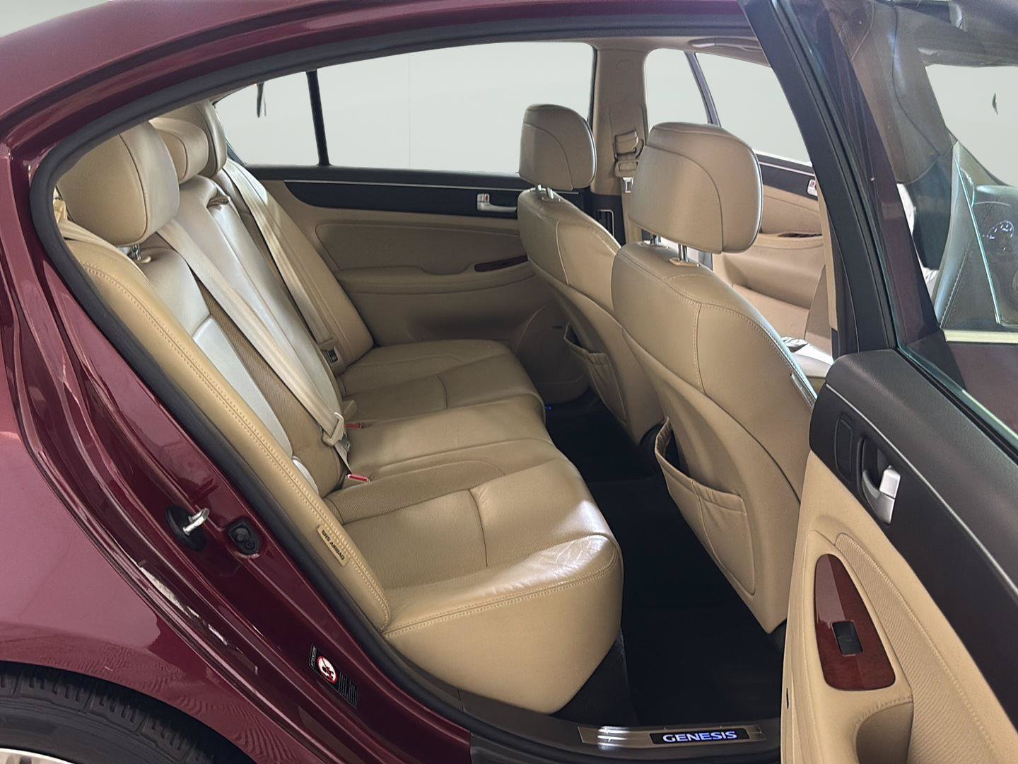 Used 2012 Hyundai Genesis 4.6 RWD image 18