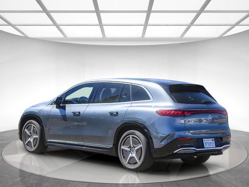 Used 2023 Mercedes-Benz EQS 580 4MATIC SUV w/ Acoustic Comfort Package image 2