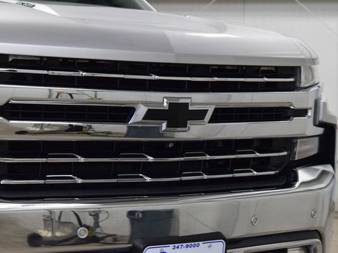 Used 2019 Chevrolet Silverado 1500 LTZ w/ LTZ Premium Package AWD/4WD image 11