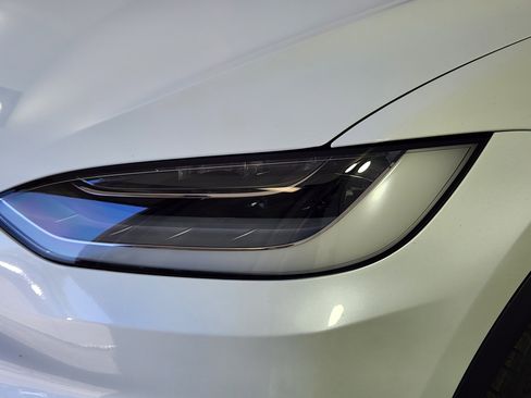 Used 2022 Tesla Model X AWD/4WD image 9
