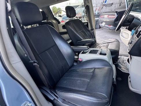 Used 2012 Chrysler Town & Country Touring w/ Entertainment Group #1 image 9