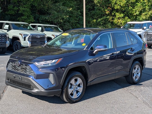 Used 2022 Toyota RAV4 XLE w/ Convenience Package AWD/4WD image 3