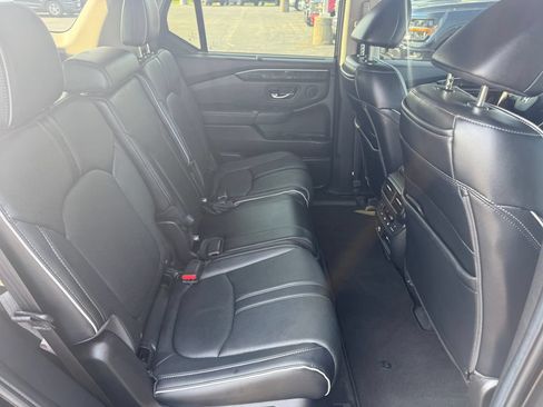 Used 2023 Honda Pilot Elite image 25
