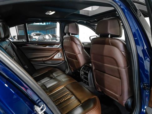 Used 2019 BMW M550i xDrive image 43