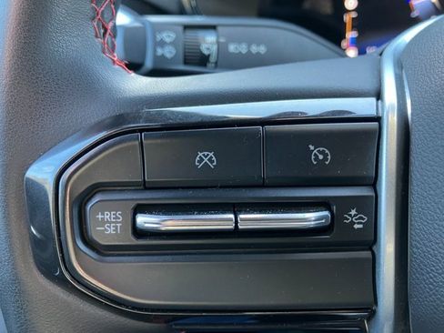 Used 2023 Chevrolet Colorado Z71 w/ Z71 Convenience Package 2 image 9