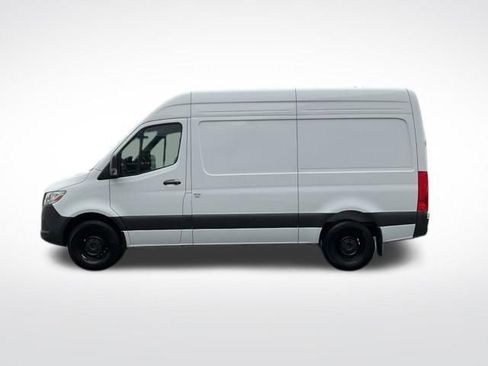 Used 2025 Mercedes-Benz Sprinter 2500 image 4