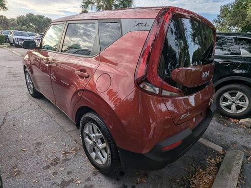 Used 2022 Kia Soul LX w/ Technology Package FWD image 11