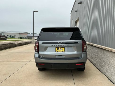 Used 2023 Chevrolet Suburban Z71 w/ Luxury Package AWD/4WD image 5